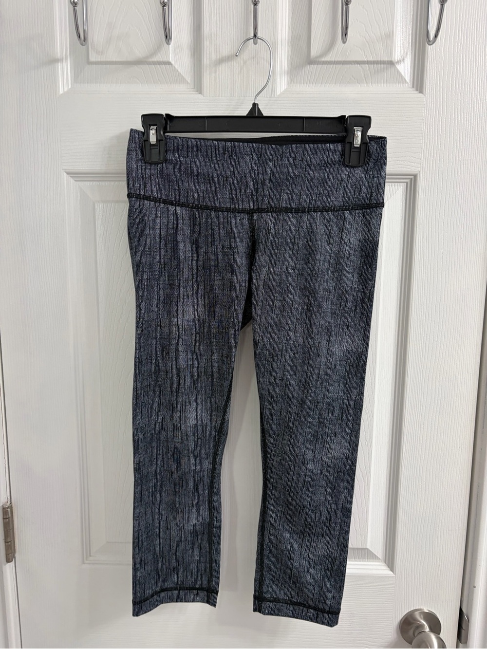 lululemon athletica Charcoal Heather Cropped Leggings